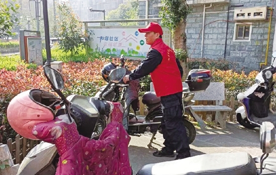 志愿者传播文明.jpg